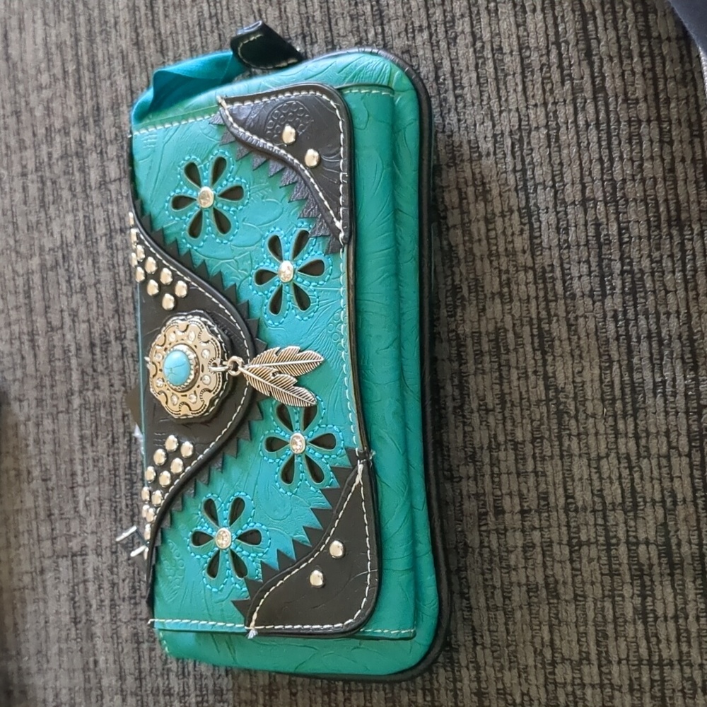 Western Design Petite Crossbody Sling Wallet